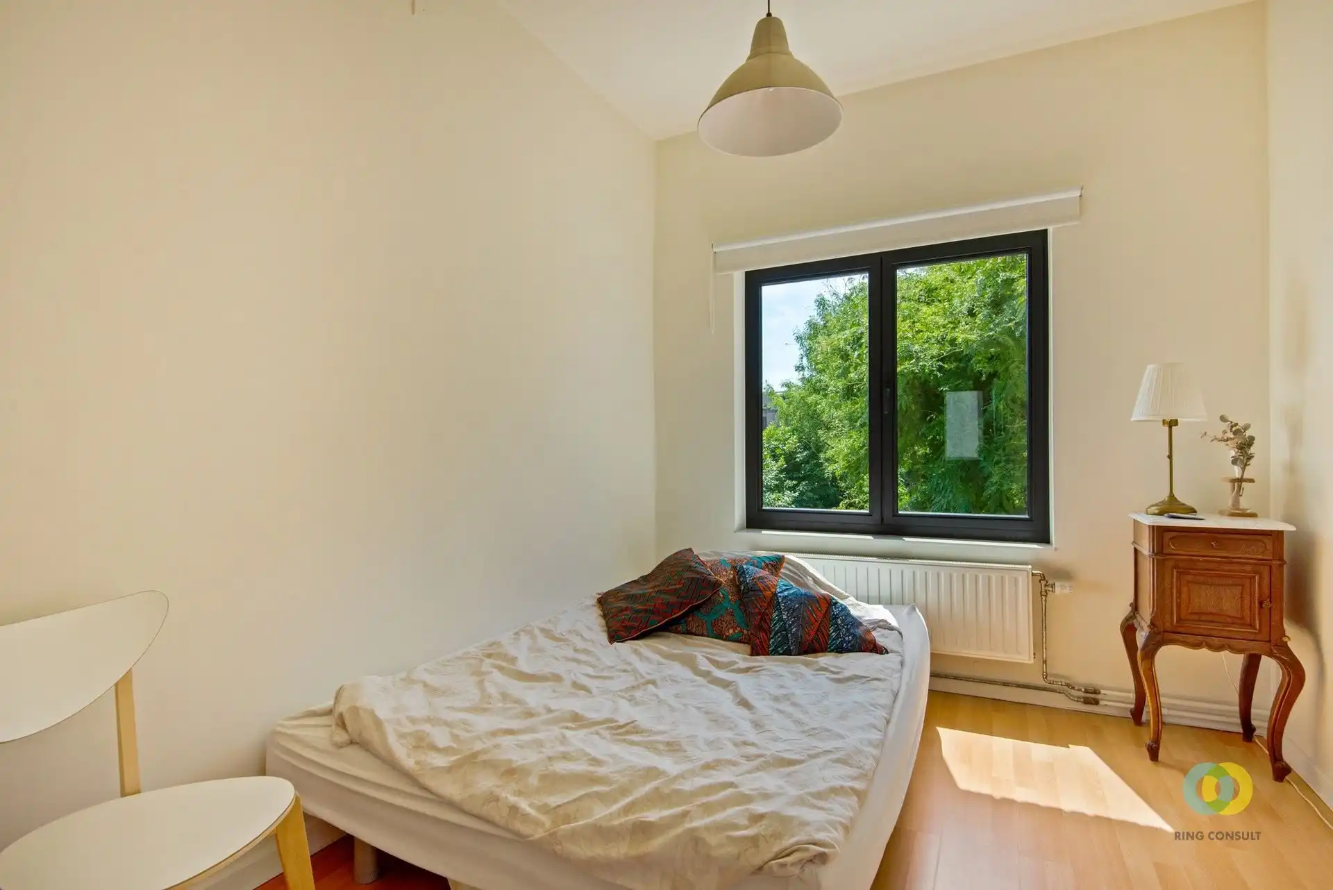 Instapklare gerenoveerde woning met 4 slaapkamers en tuin foto 15