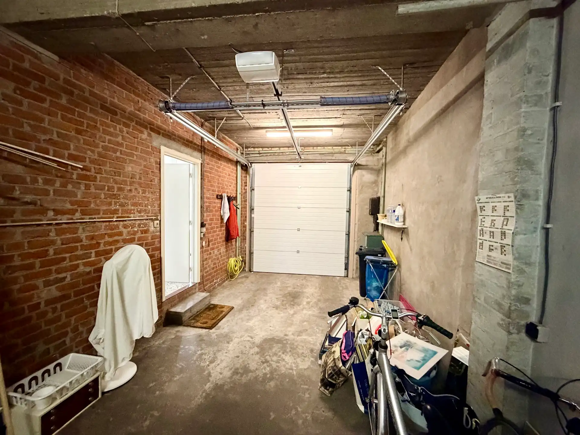 Instapklaar 2-slaapkamerappartement met grote GARAGE foto 20