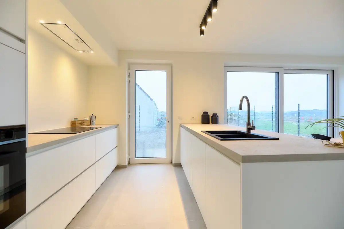 Afgewerkte halfopen nieuwbouwwoning te Roeselare foto 9