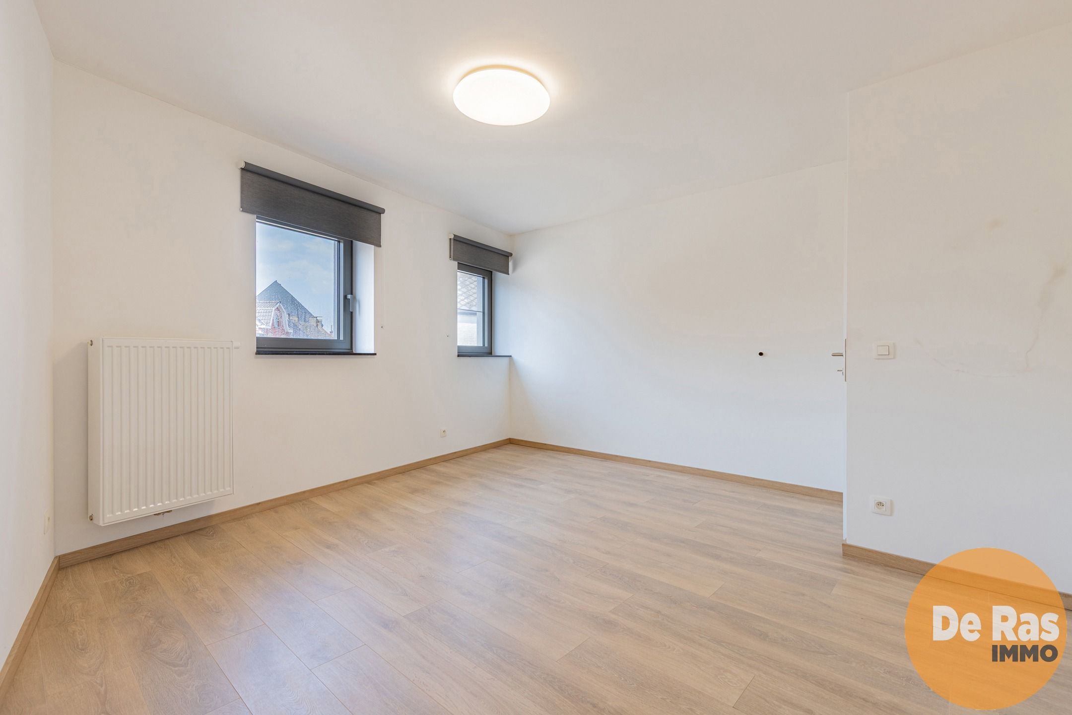 Herzele -  Totaal gerenoveerde woning met 4 slaapkamers, tuin en garage gelegen centrum Herzele foto 10