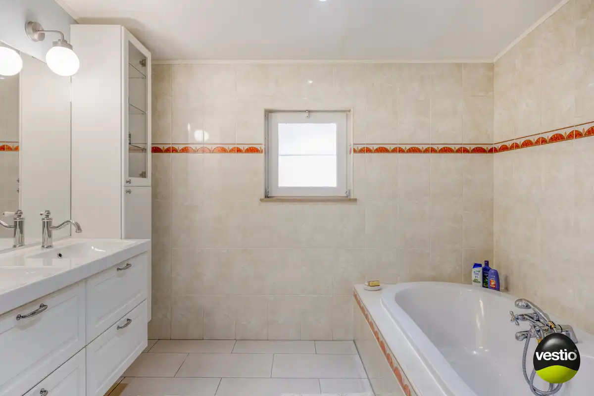 RUIME INSTAPKLARE GEZINSWONING OP 4A37CA TE MOELINGEN. foto 17