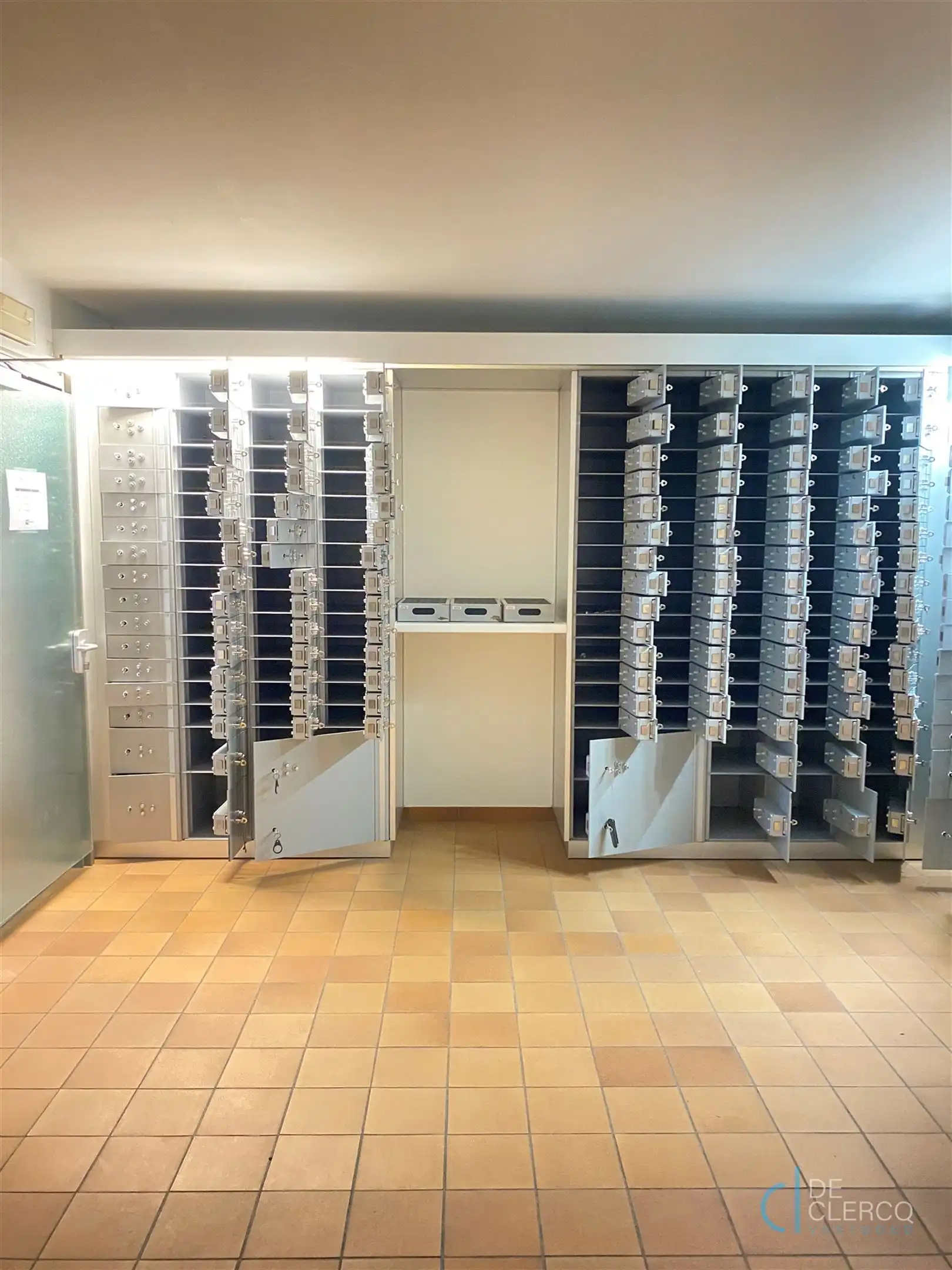 Ruim kantoor met parkeerplaats te huur centrum Lochristi!  foto 13