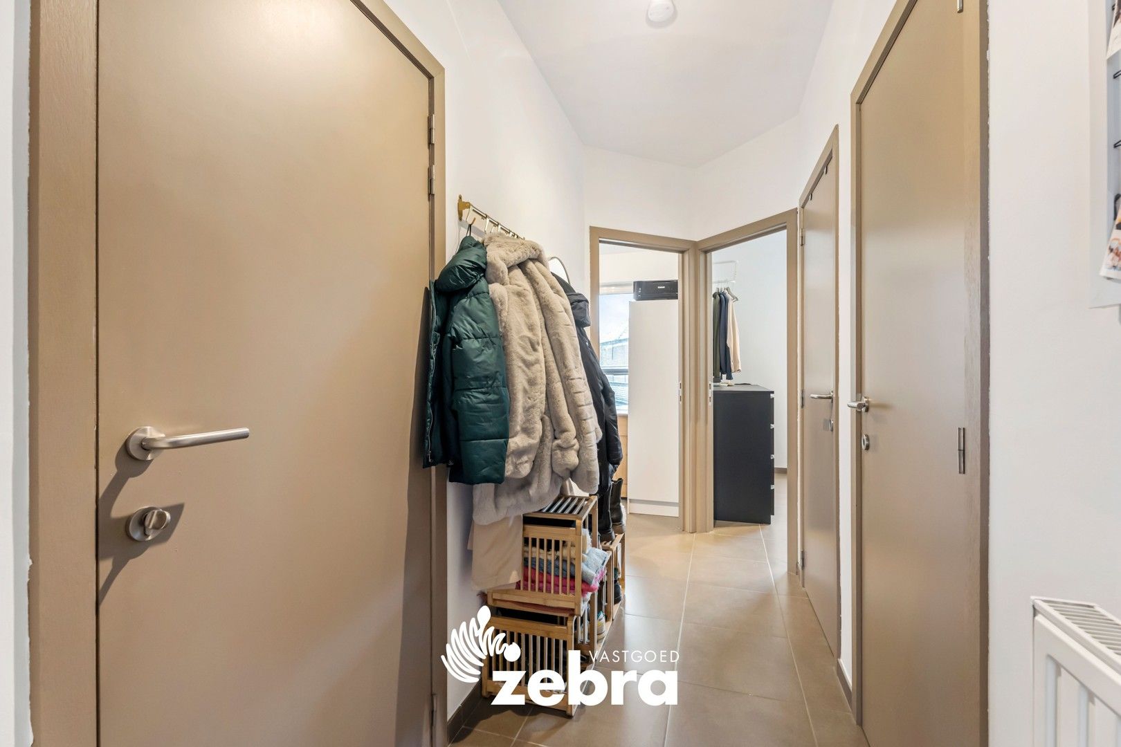 Instapklaar appartement met 2 slaapkamers en ruim terras in hartje Tielt! foto 5