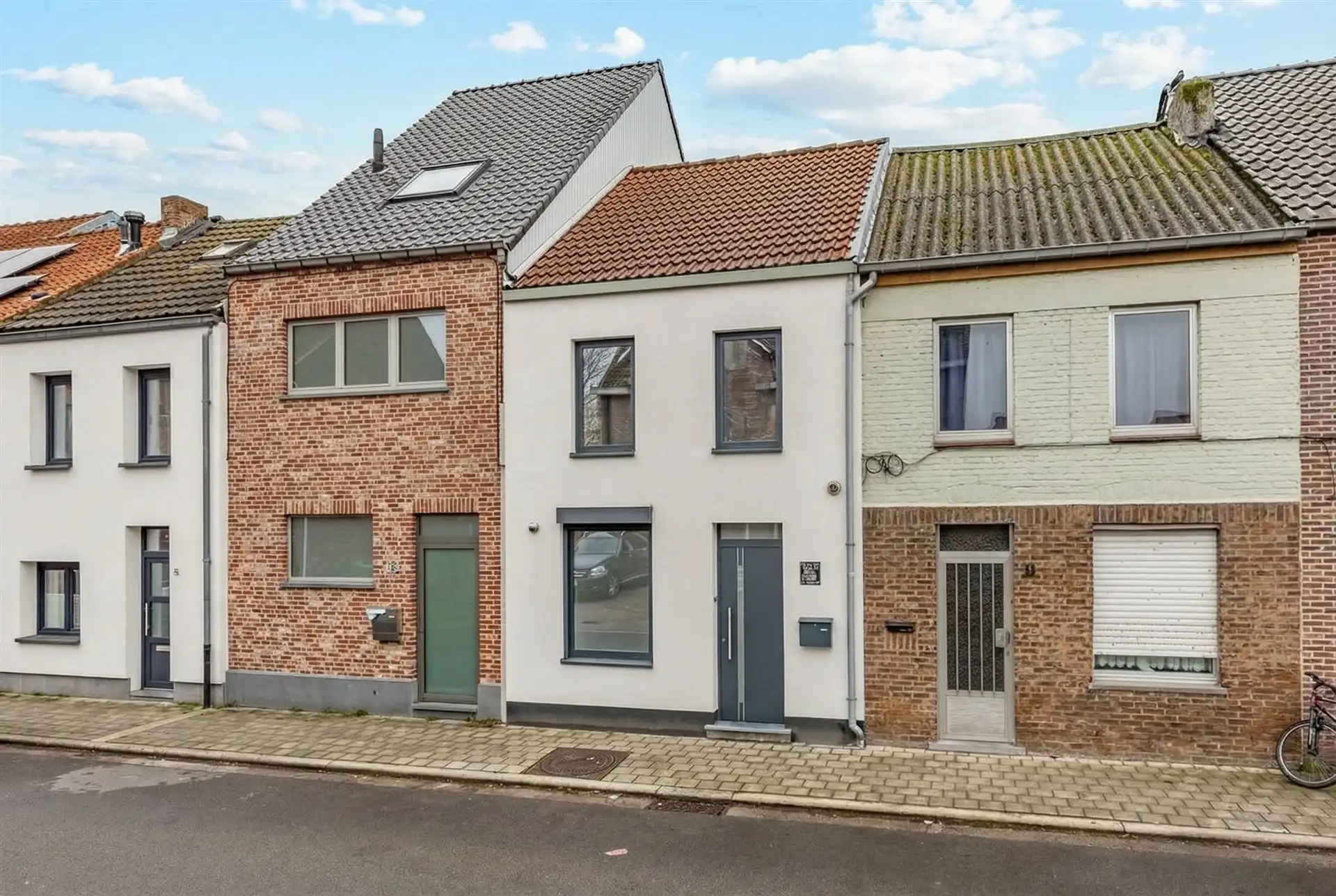 Instapklare woning met 3 slaapkamers en achteruitweg  foto 6