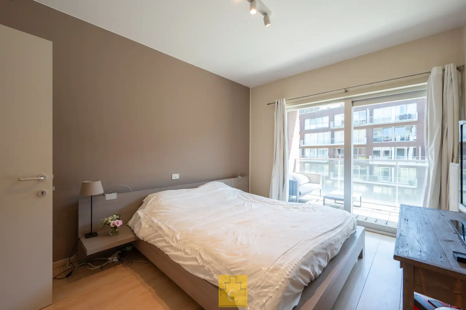 Appartement met subliem zicht, autostandplaats, 2  zonneterrassen, ruime privé-kelder, vooraan St Kruis foto 7
