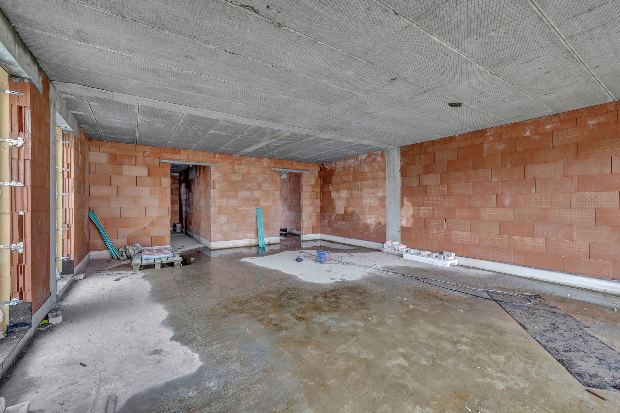 Halfopen nieuwbouwwoning op een prachtig perceel foto 9