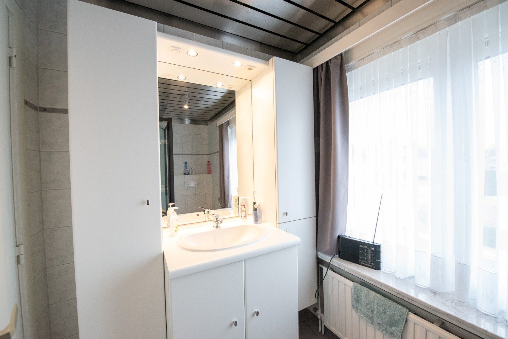 Goed onderhouden, halfopen woning met 4 slaapkamers op 438 m² in Zulte foto 11