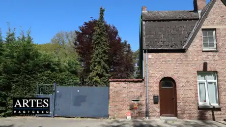 Te renoveren pand met veel potentieel, gelegen op een gunstige locatie. foto 2