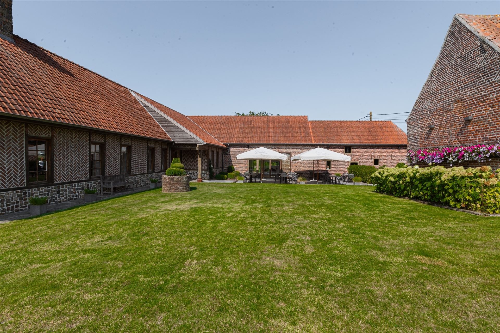 Exclusief restaurant mét instapklare villa foto 8