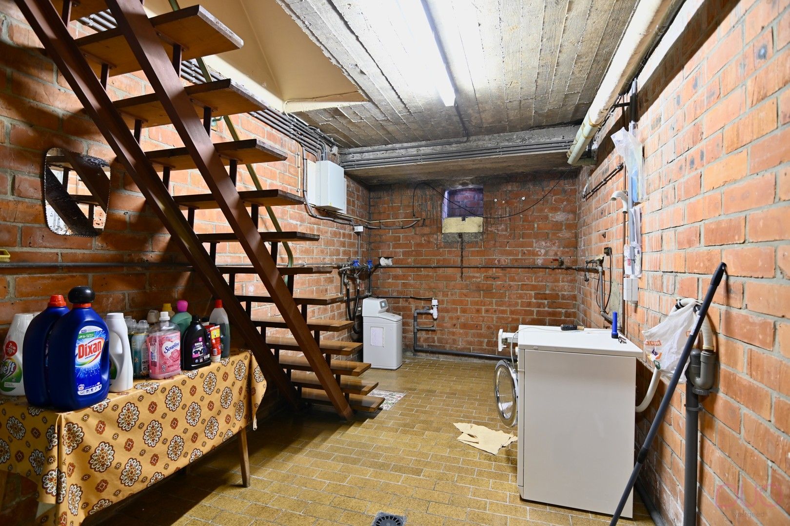 Charmante halfopen gezinswoning nabij het centrum van Sint-Truiden met 2 garages foto 23