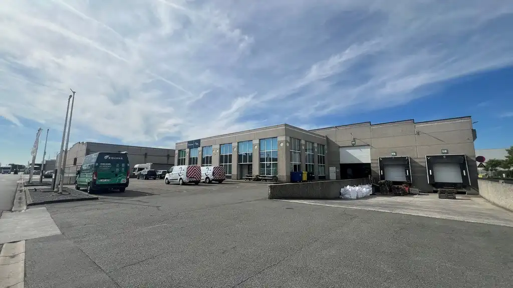 Loods met kantoren te huur in haven van Gent foto 19