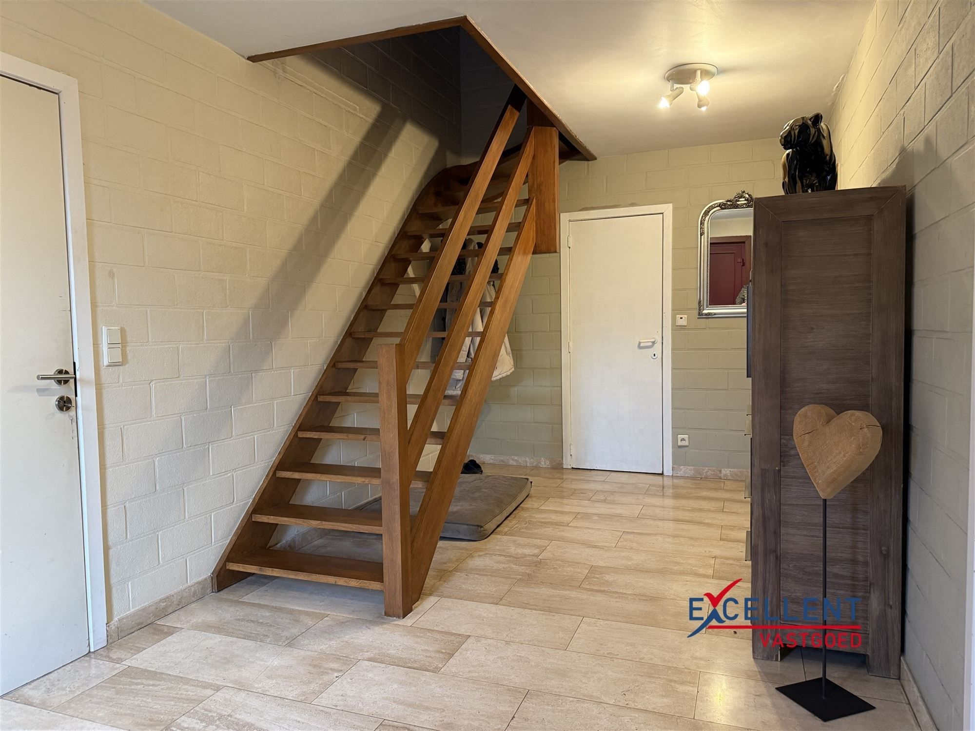 Rustig gelegen ruime villa te huur te Deinze! foto 2