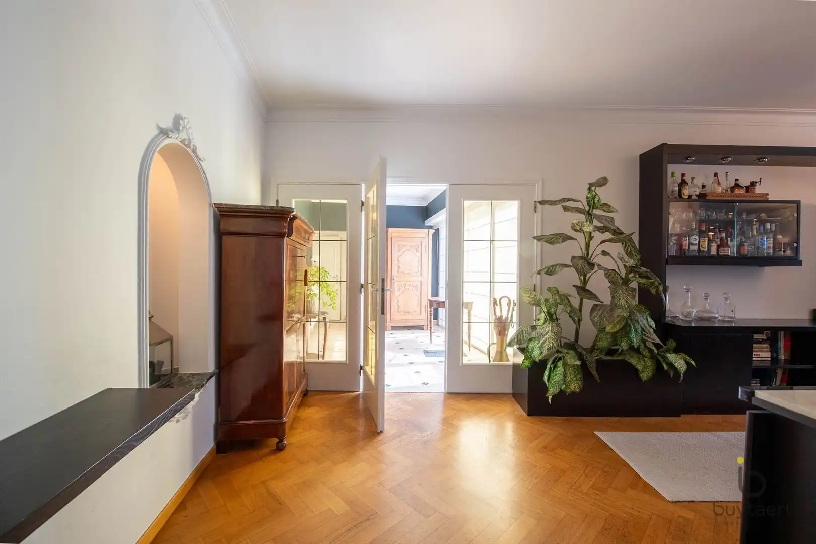 LICHTRIJK WONEN OP DE GRENS VAN SCHILDE EN ZOERSEL: OP TE FRISSEN SPLIT-LEVEL WONING MET TUIN EN ZWEMBAD. foto 5