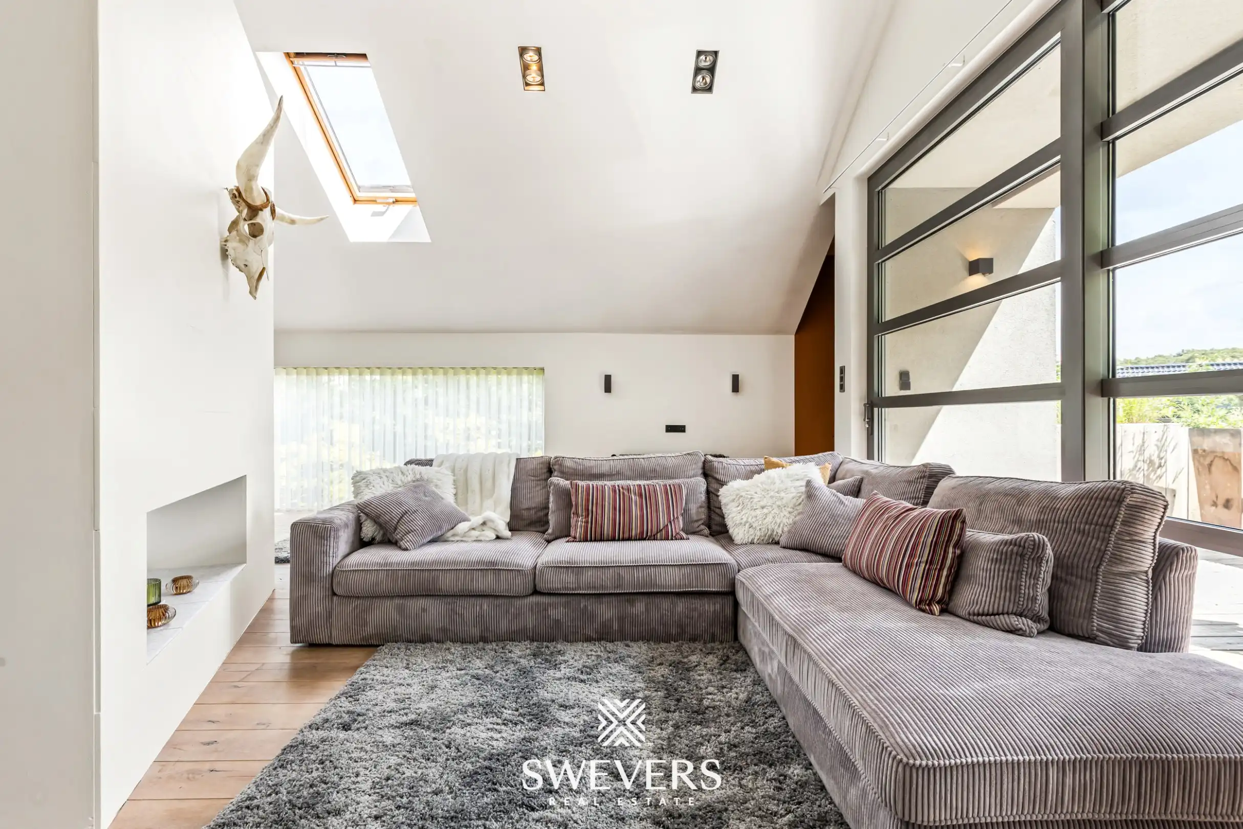 Ruime villa 423m² geschikt voor kangoeroewonen of zelfstandige activiteit in Tessenderlo-Ham foto 2