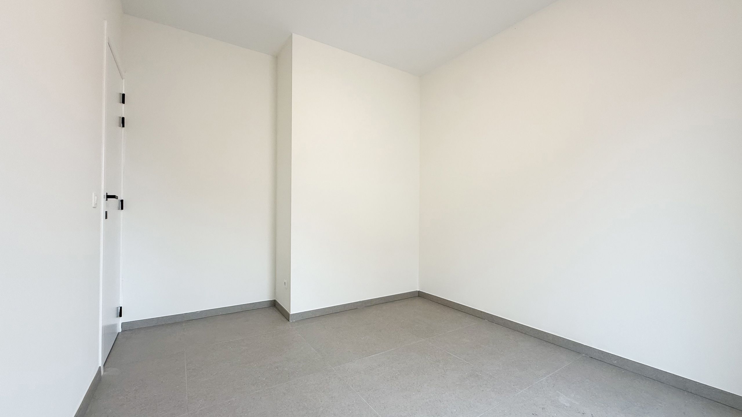 Nieuwbouwappartement met 3 slaapkamers en tuin! foto 30
