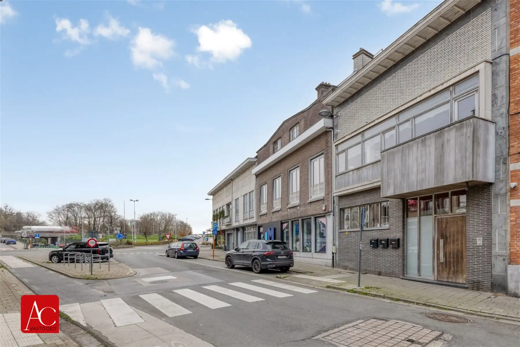 Appartementsgebouw bestaande uit 3 eenheden foto 3