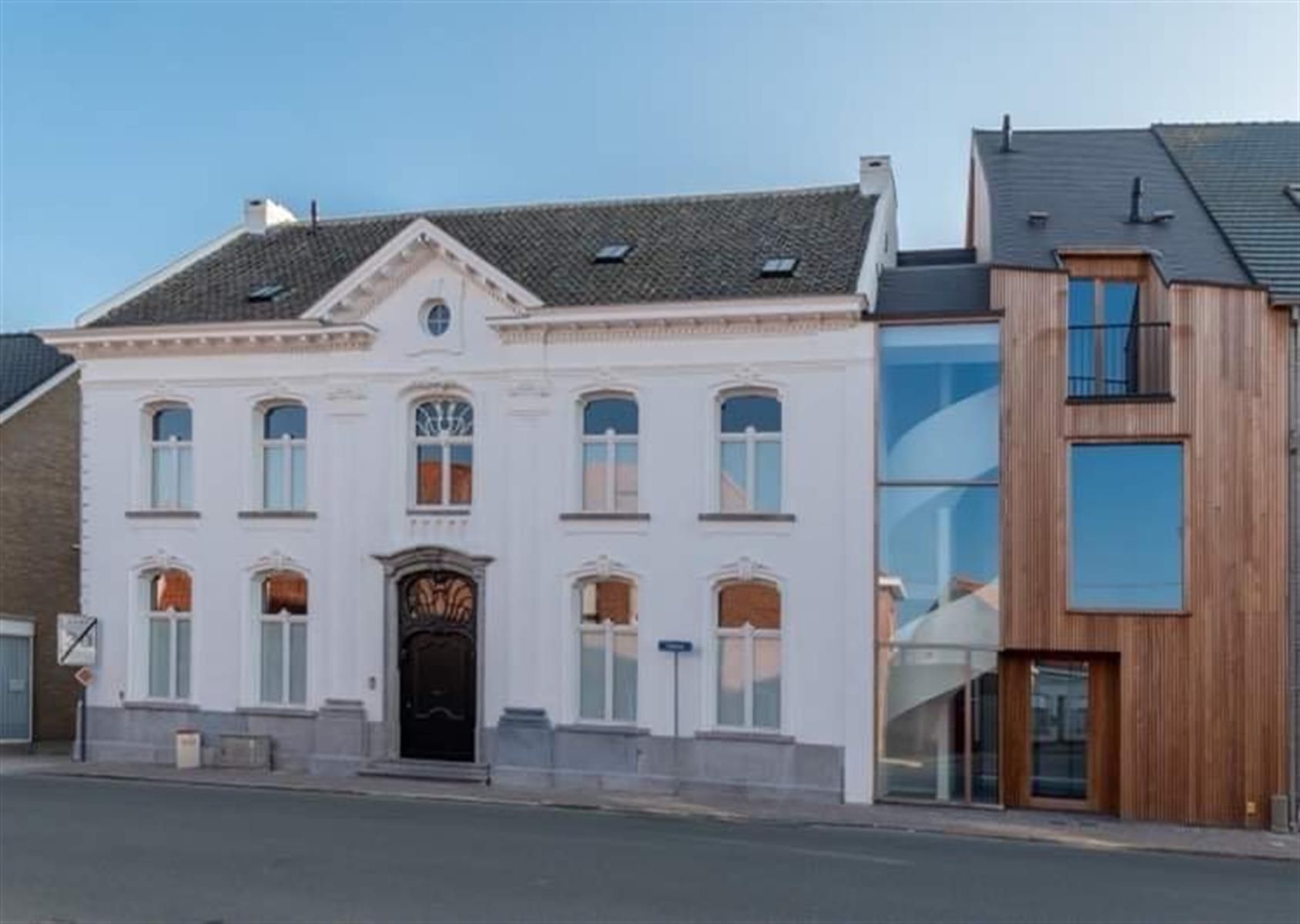 Karaktervol gelijkvloers  appartement met patio en terras foto 7