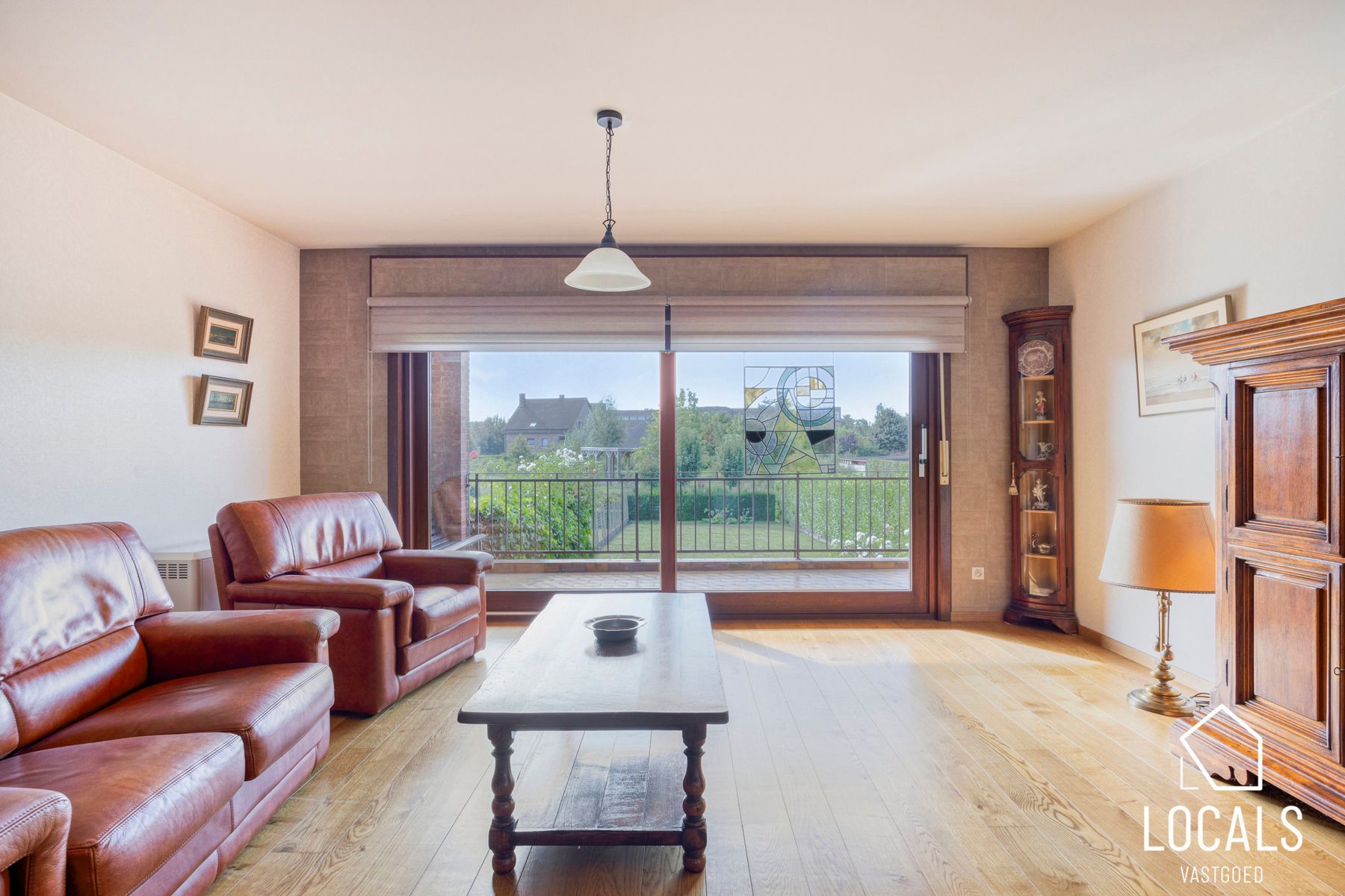 Gelijkvloers appartement met tuin foto 8