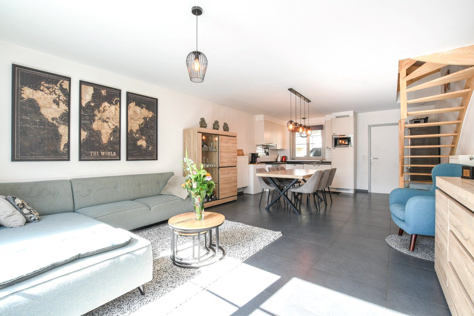 Instapklare gezinswoning met 4 slaapkamers en tuin in De Haan foto 2