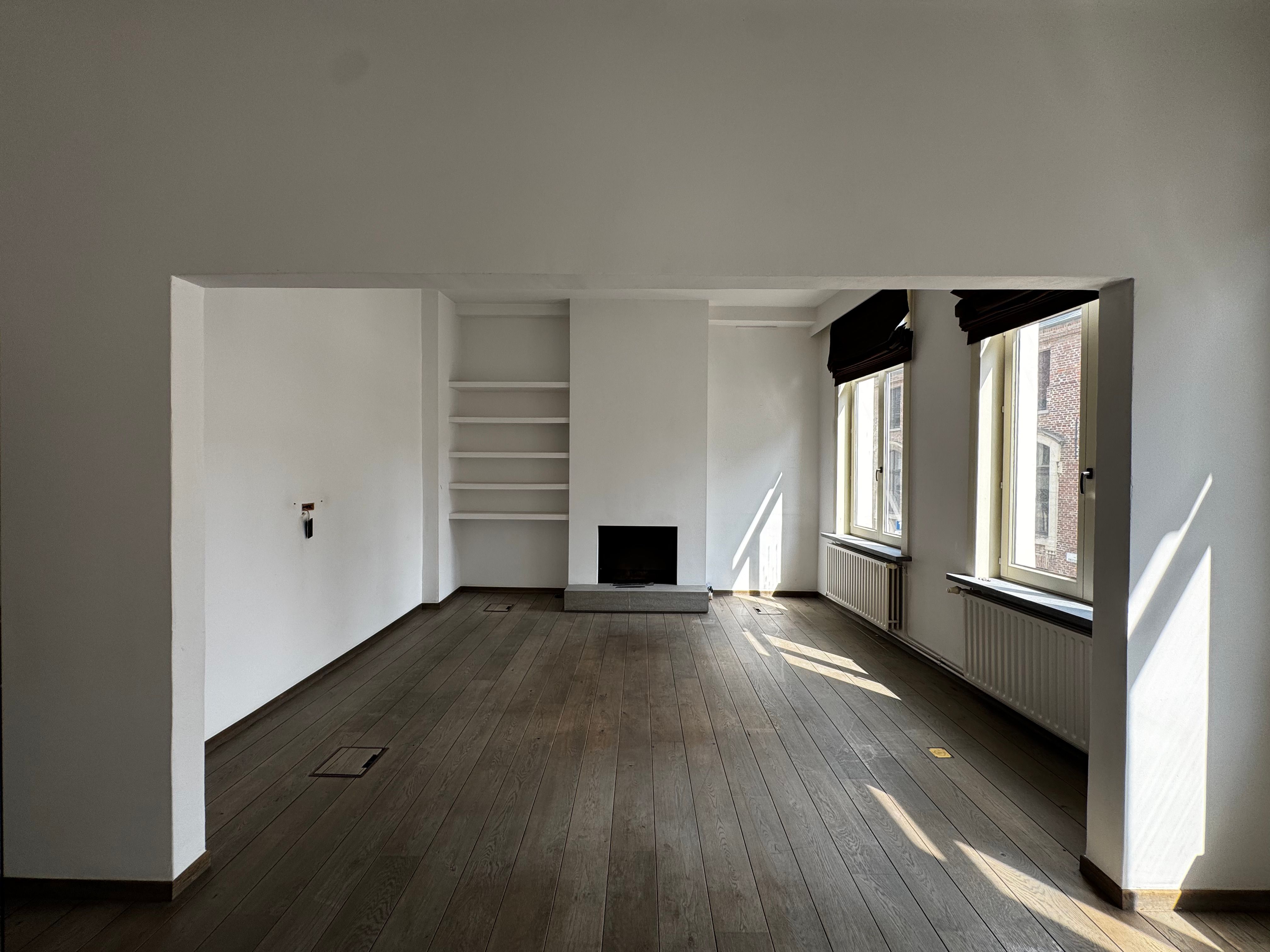 Volledig gerenoveerd handelspand met duplexappartement foto 10