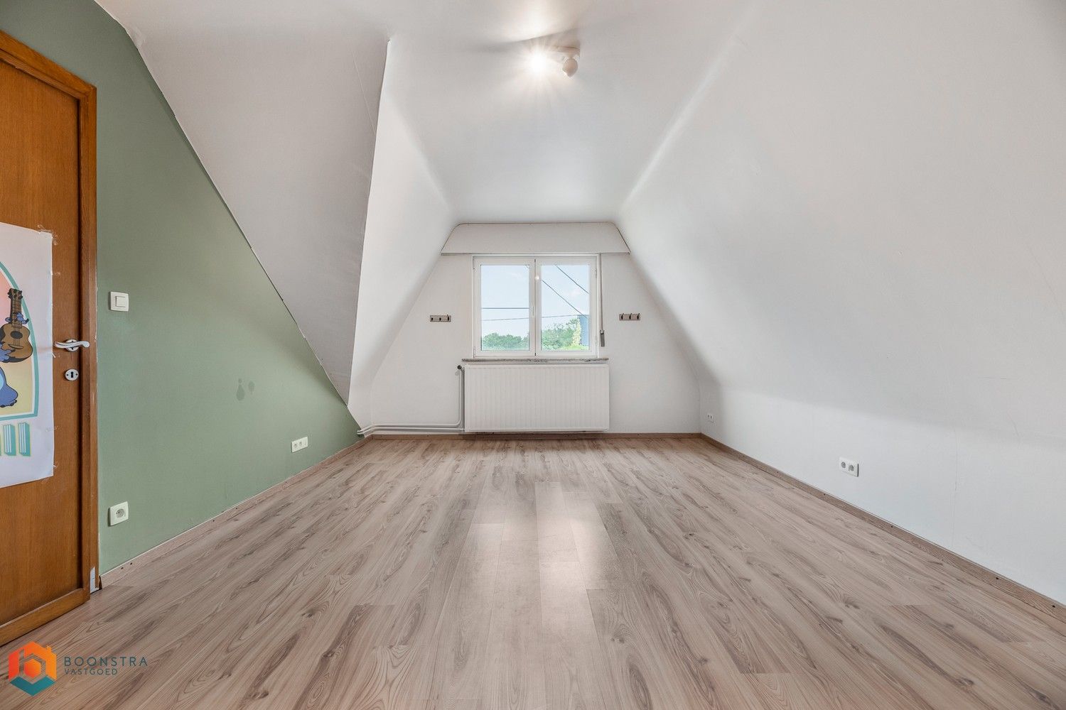 Woning met 3 slaapkamers en ruime garage foto 21