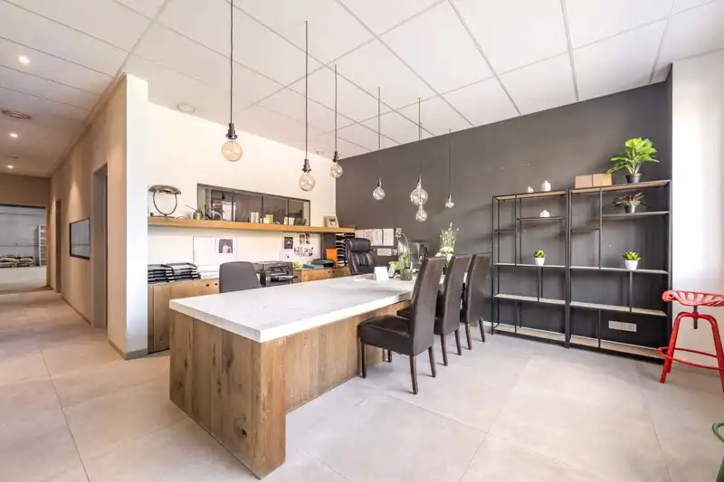 Ruime loods met kantoorruimte aan de Oeselgemstraat te huur in Wakken – perfect voor uw bedrijfsactiviteiten! ✨ foto 19