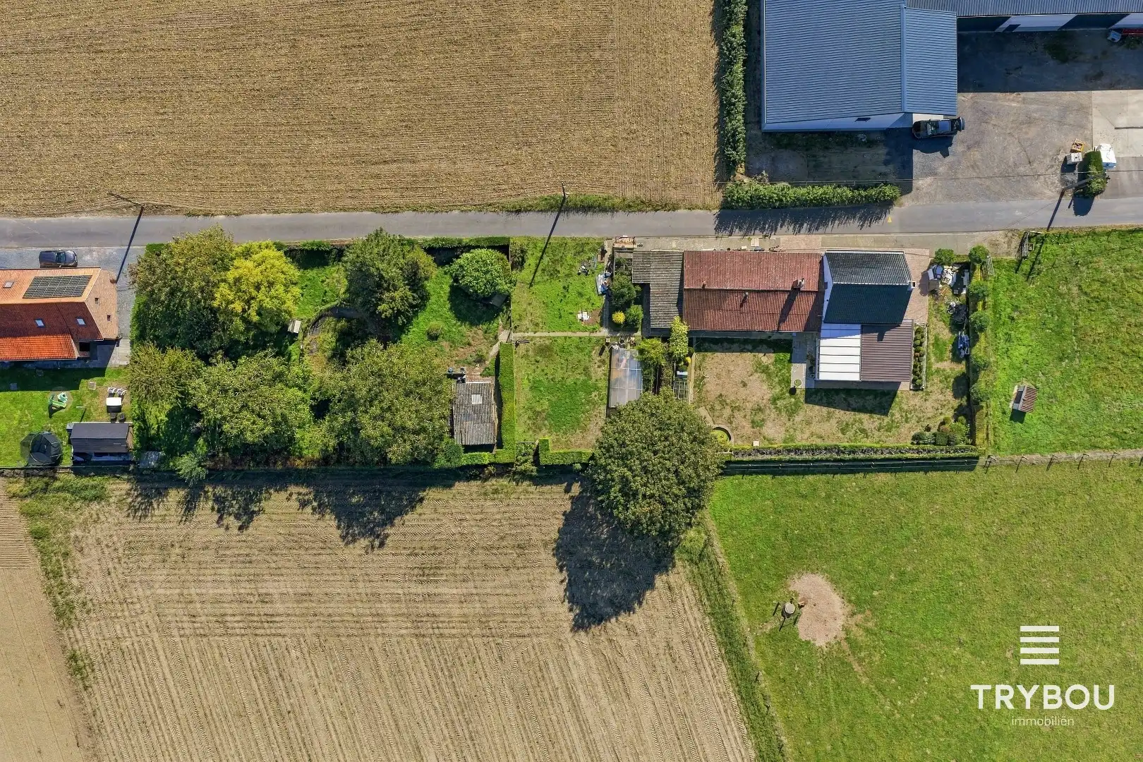 Landelijk gelegen woning met opslagplaats op 3687m² in Merkem! foto 5