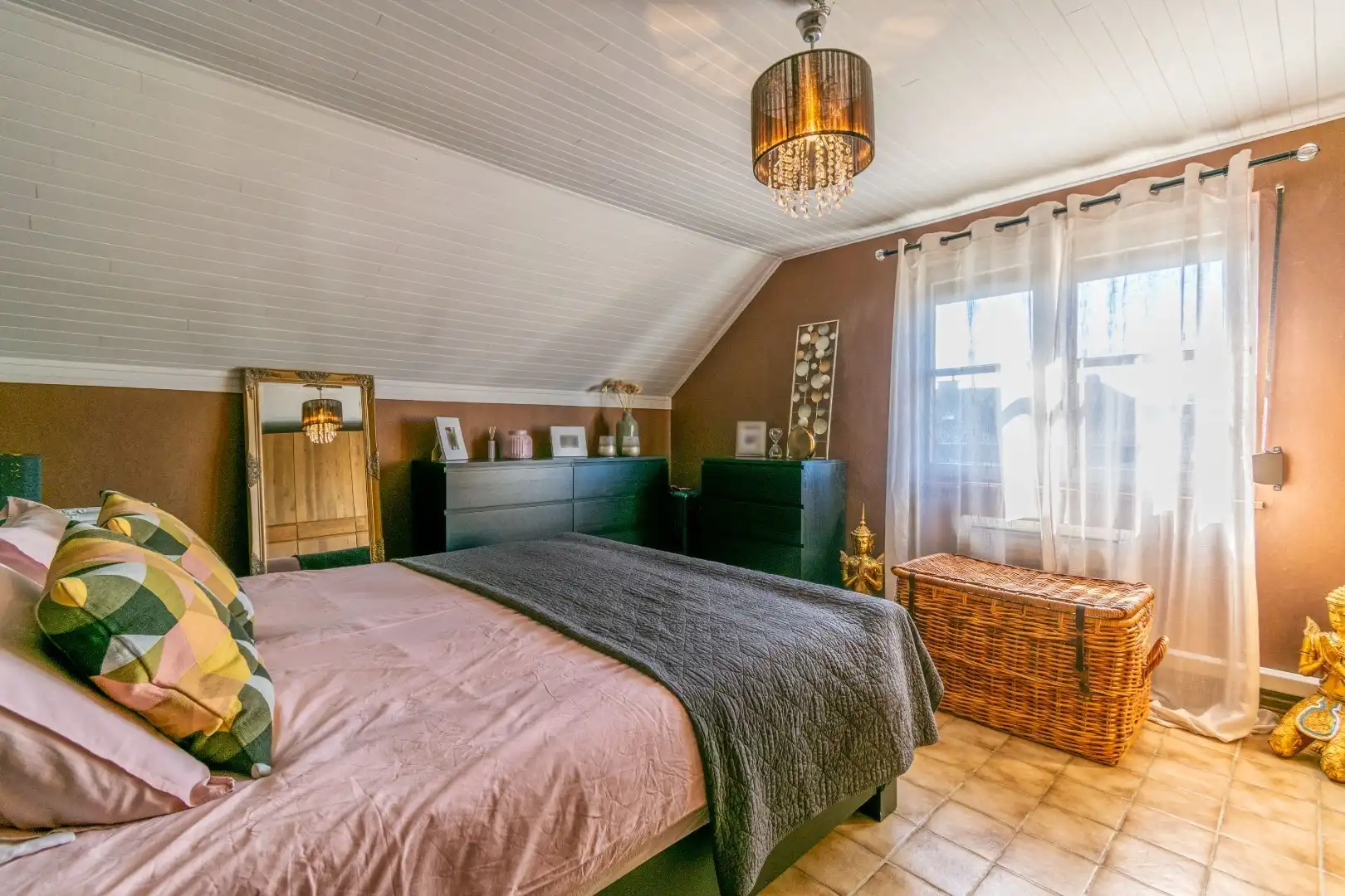 INSTAPKLARE WONING MET 3SLP, TUIN & GARAGE! foto 14