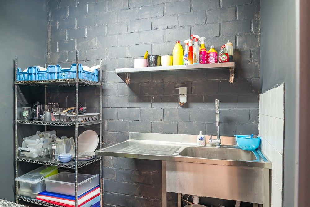 Instapklaar handelspand mét huurder op toplocatie in centrum Lanaken foto 24