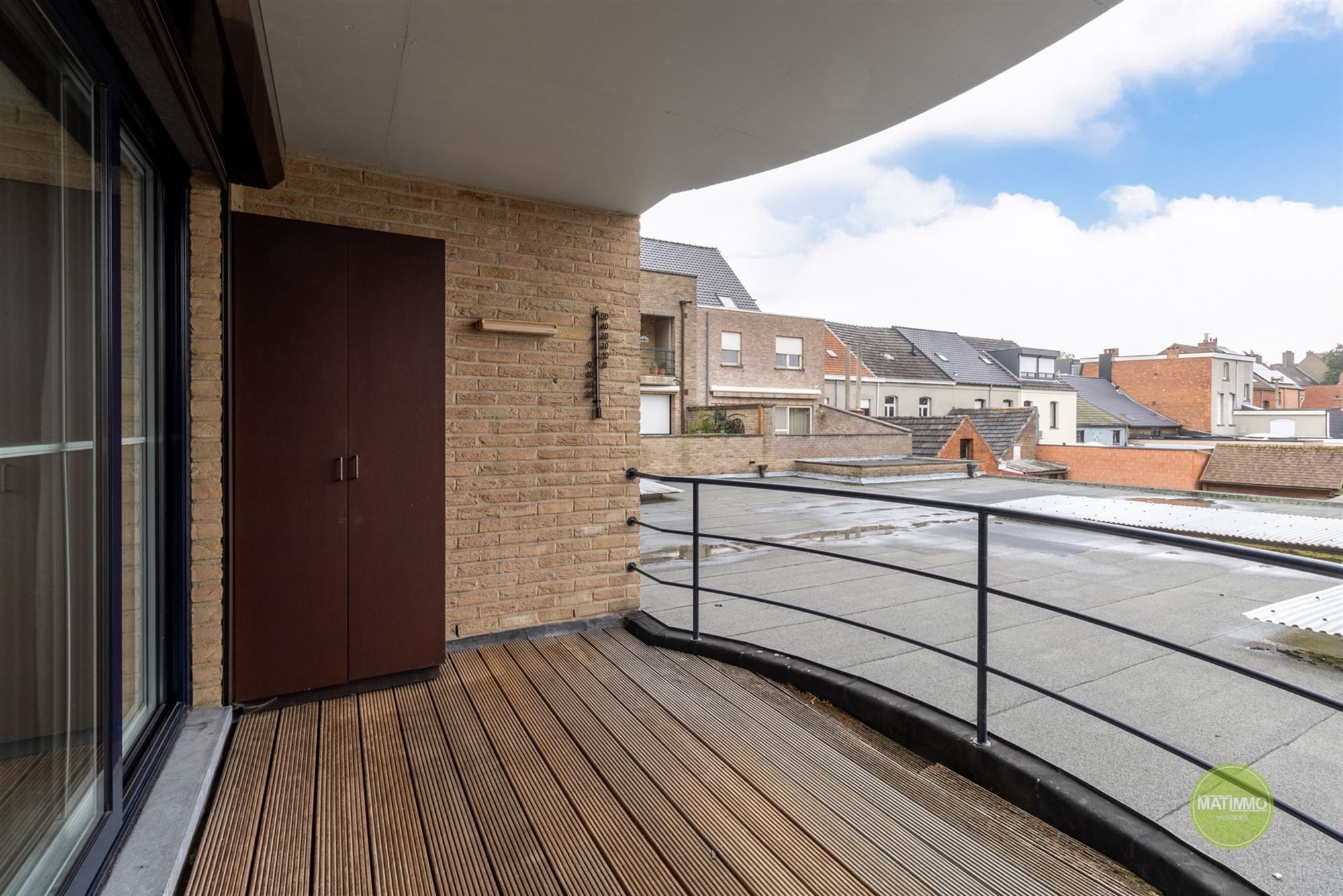 Ruim tweeslaapkamer appartement met terras en garage in Mol  foto 5