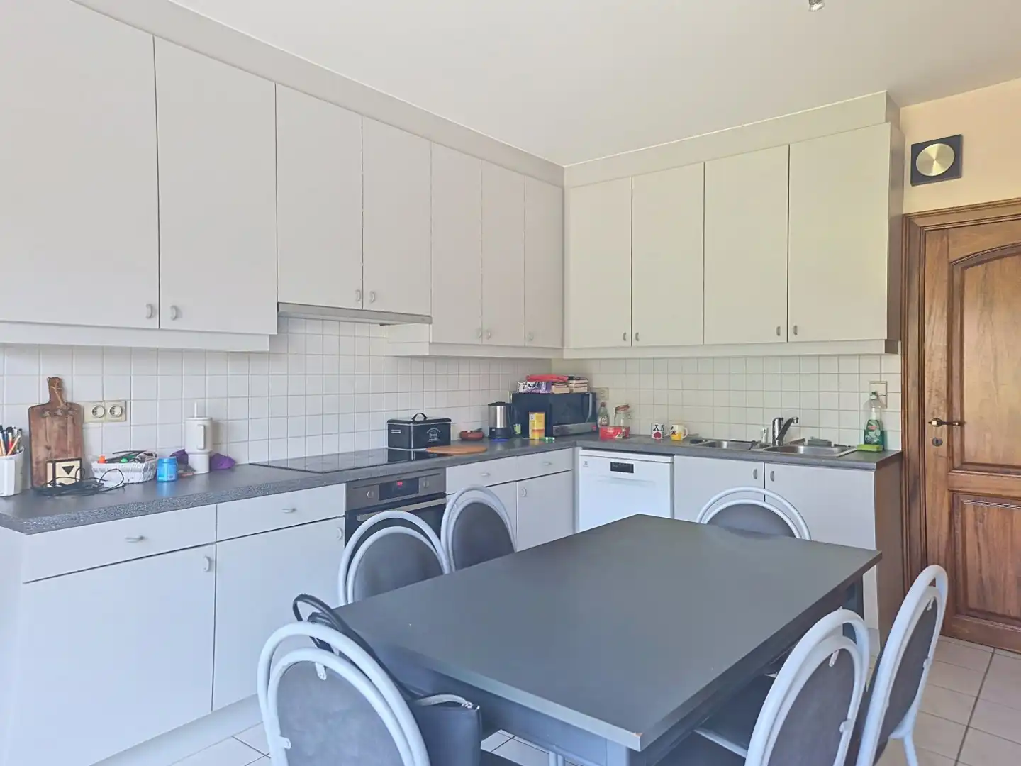 Woning met 4 slpks, tuin en dubbele garage foto 6