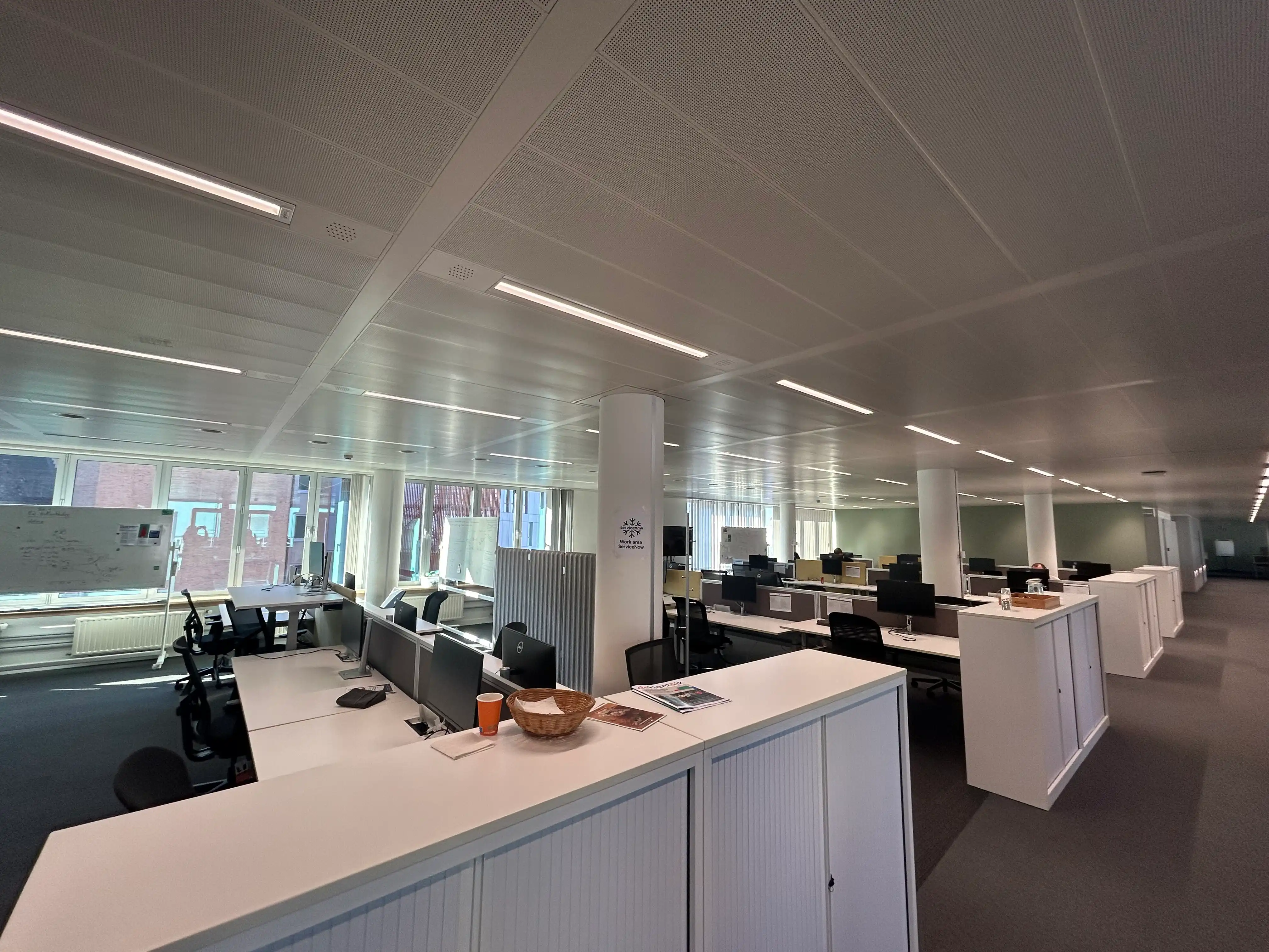 Kantoor te huur met een oppervlakte van 1.247 m², vlakbij het station foto 4