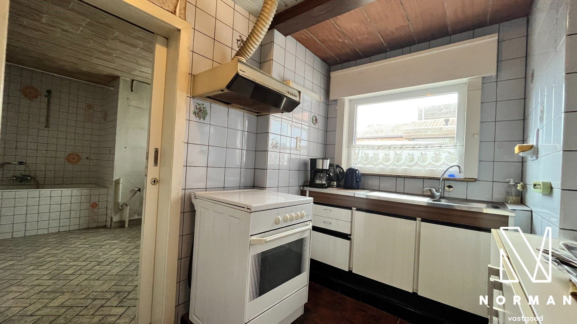 Sterke woning met mogelijks 5 kamers, 2 garages op 473 m² foto 5