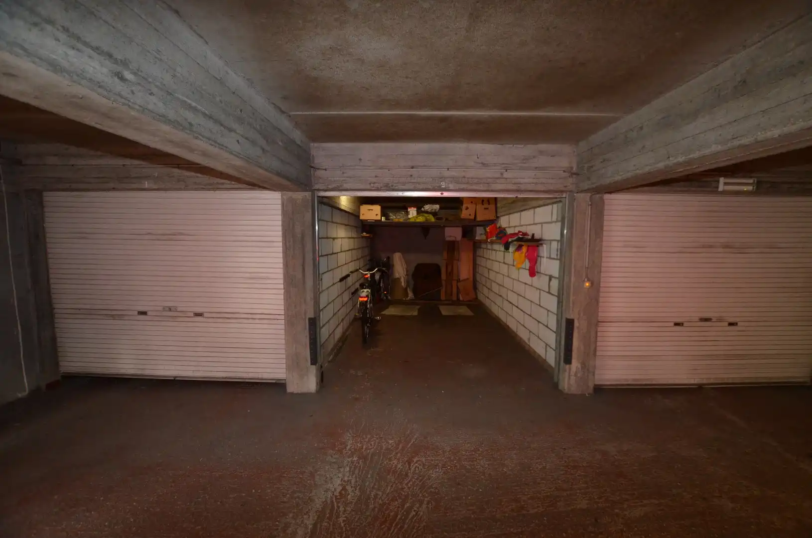 Goed gelegen garagebox foto 4