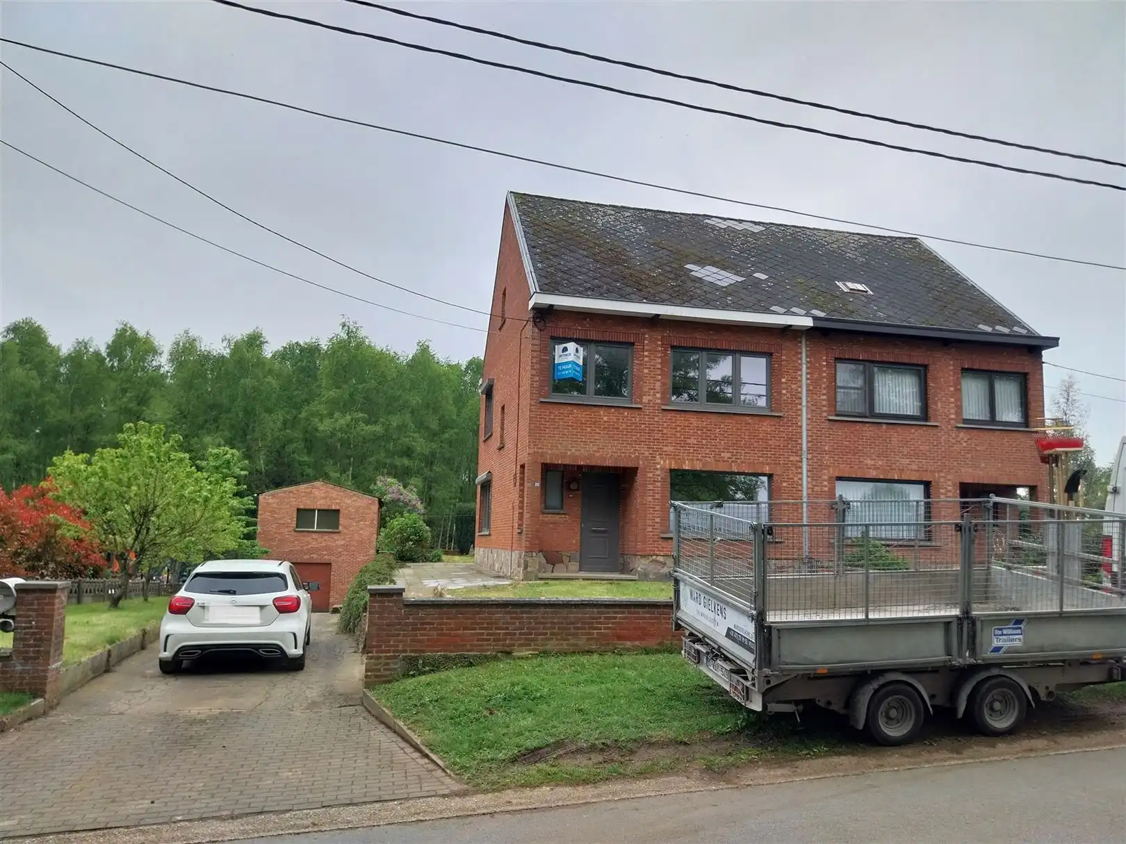 TE HUUR: Gerenoveerde woning met 3 slaapkamers te Paal! foto 2