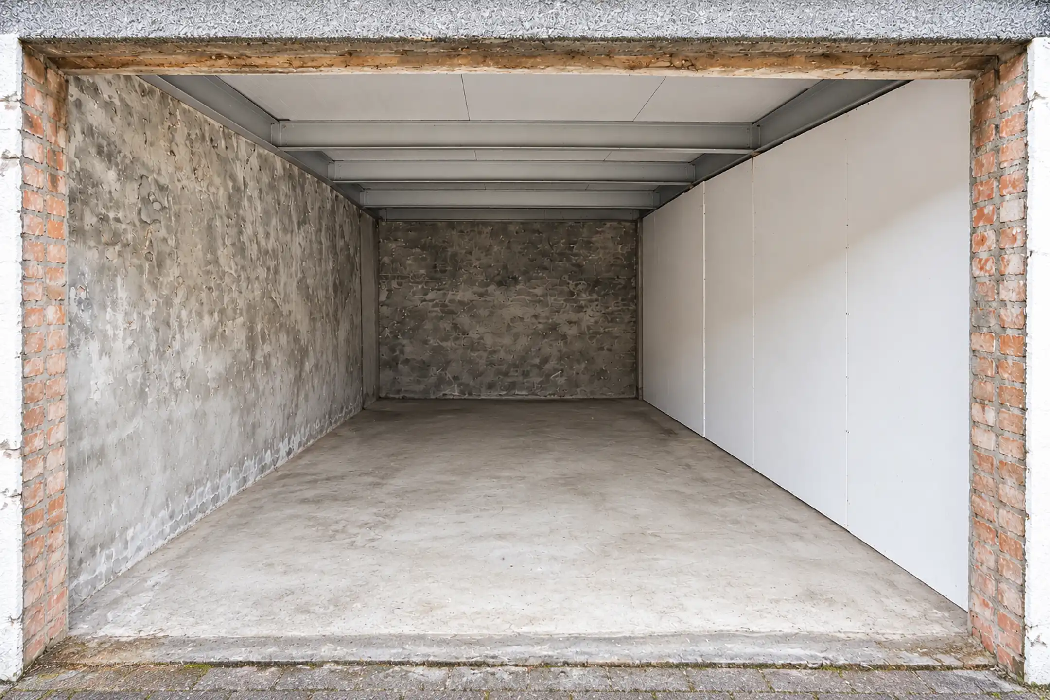 Garage te huur te Sint-Kruis foto 3