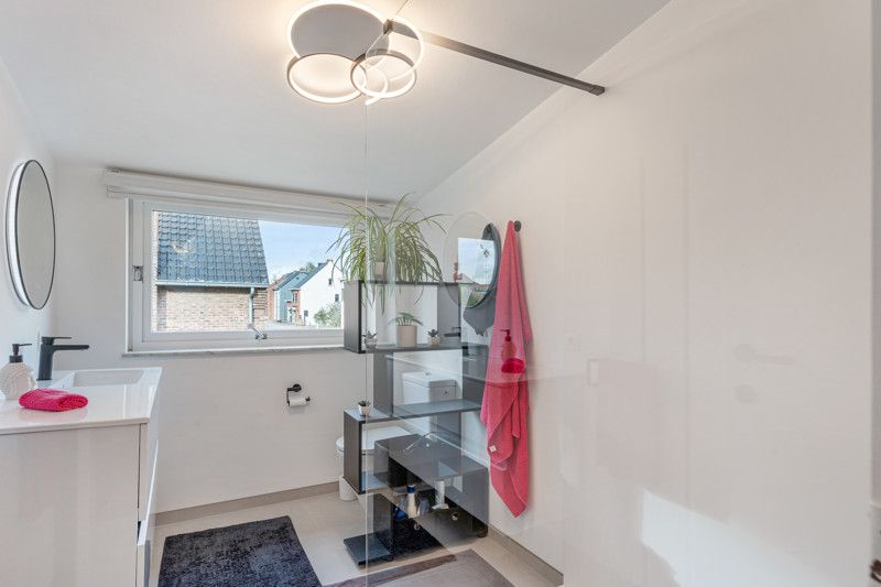 Eigentijdse woning met tuin op 4are 90ca gelegen in het centrum van Kortenaken foto 28