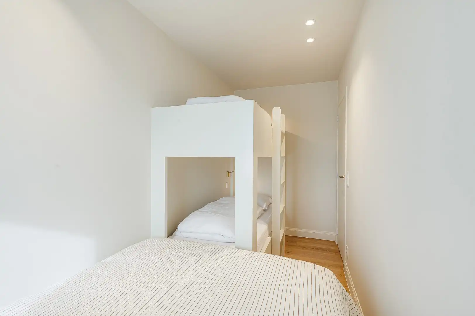 Res. Orfeo – Ruim en volledig gerenoveerd appartement met 3 slaapkamers foto 23