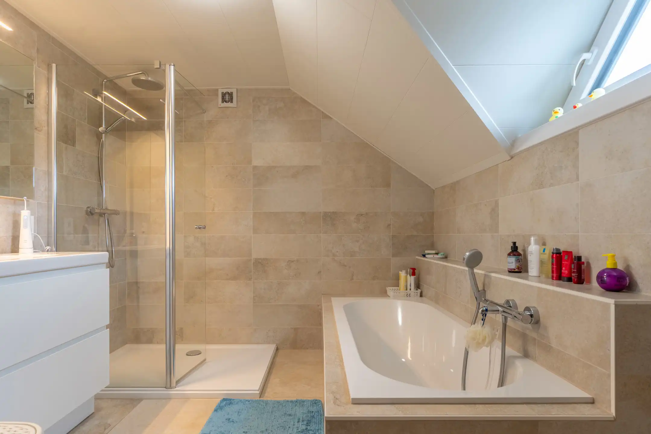 Gunstig gel. instapklare woning op mooi perceel van 1.000 m² foto 29