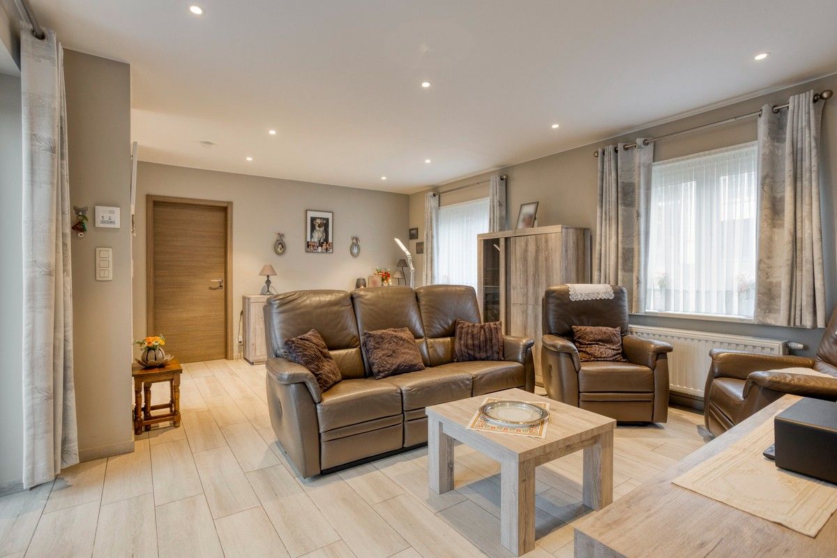 Zeer ruime villa van ca. 475m² - 6 kamers - 3 badkamers (mogelijks kangoeroewoning) nabij centrum Overijse foto 4