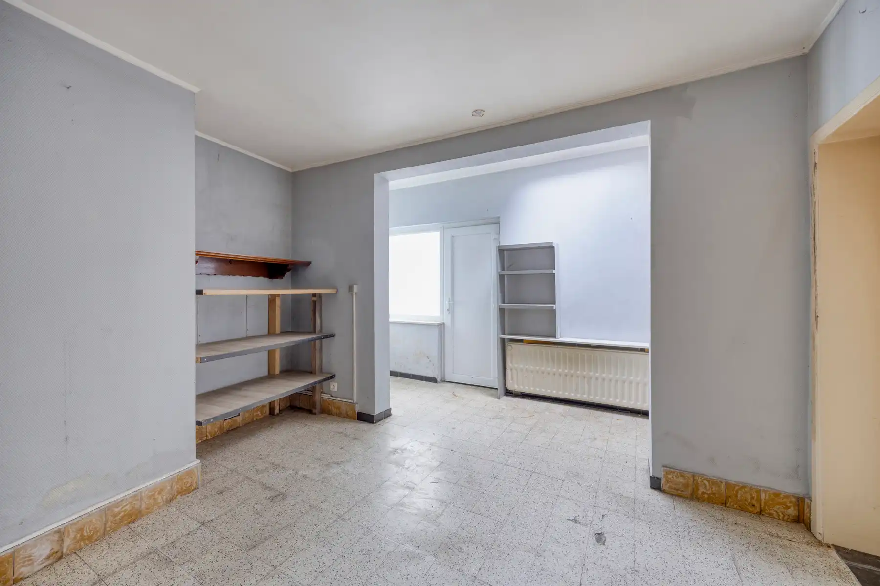 Handelspand met bewoning op topligging foto 10