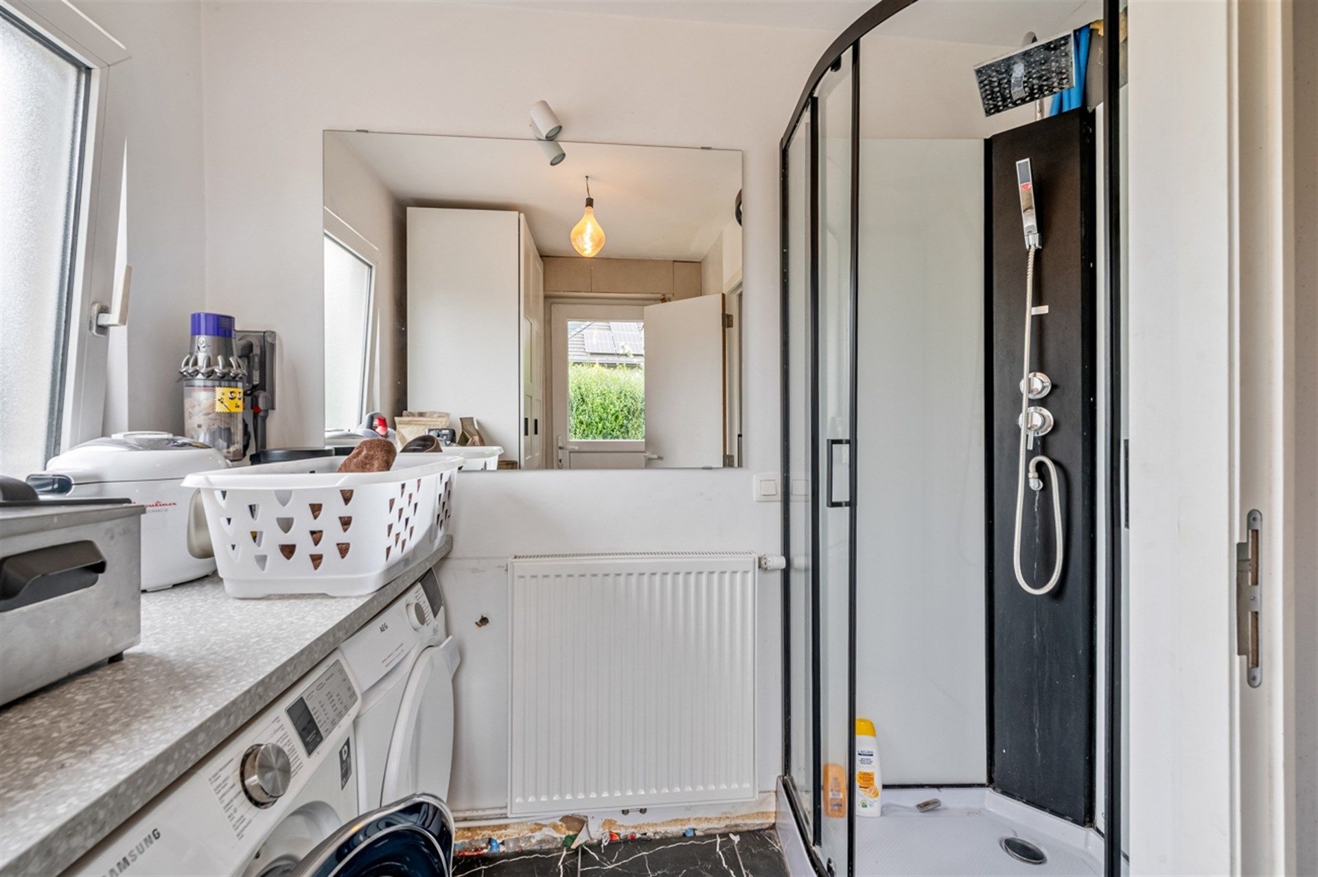 Gerenoveerde halfopen bebouwing op een perceel van 1678 m2 foto 8