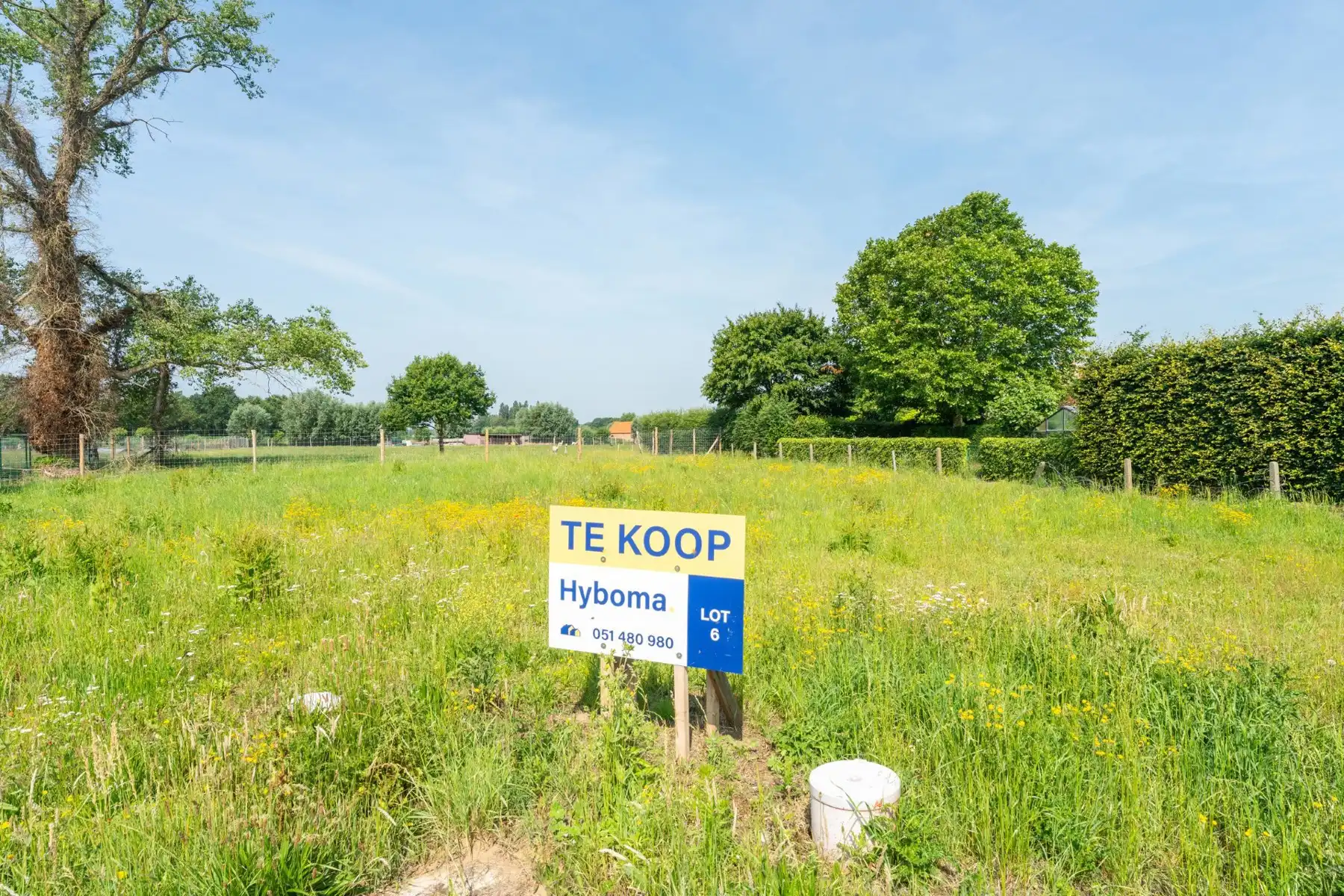 Ruim west georiënteerd villaperceel foto 3