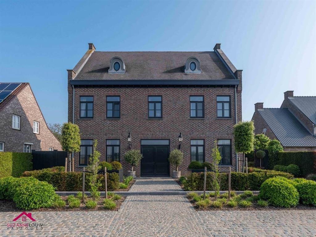 Landelijke villawoning met multifunctioneel aangrenzend gebouw foto 2