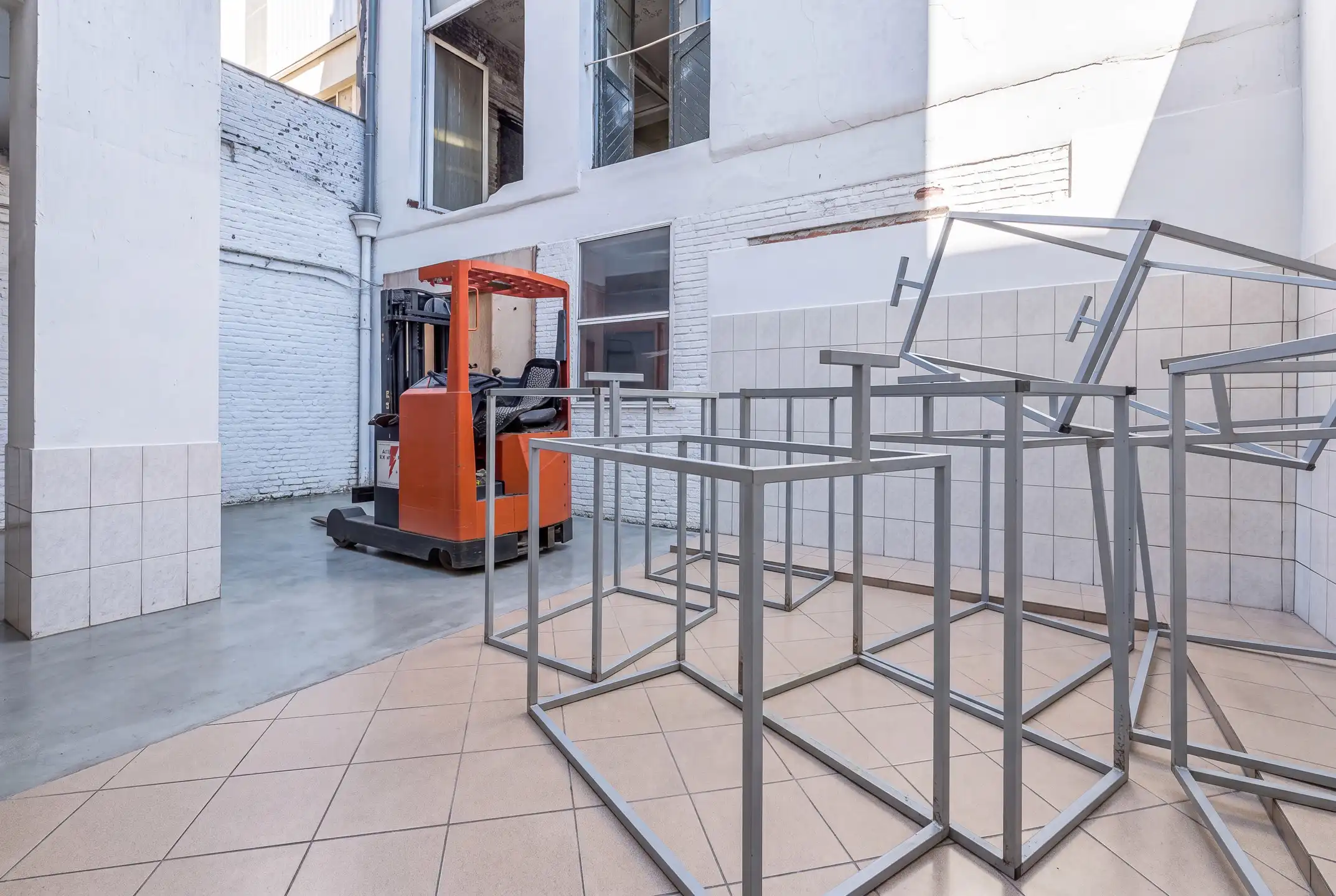 Werkplaats/magazijn van ± 530 m² met kantoor van ± 35 m² foto 7