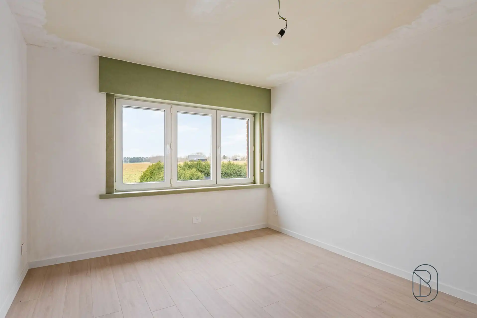 Instapklare woning met tuin en open zicht foto 12