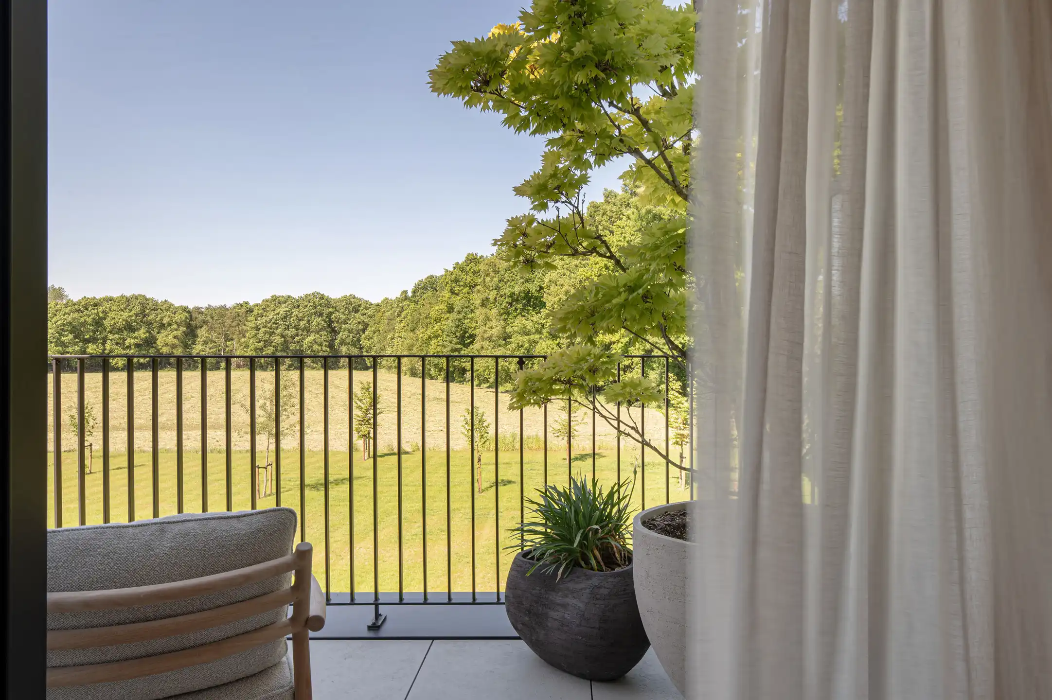 Zonnig luxueus afgewerkt appartement met weids uitzicht! foto 4