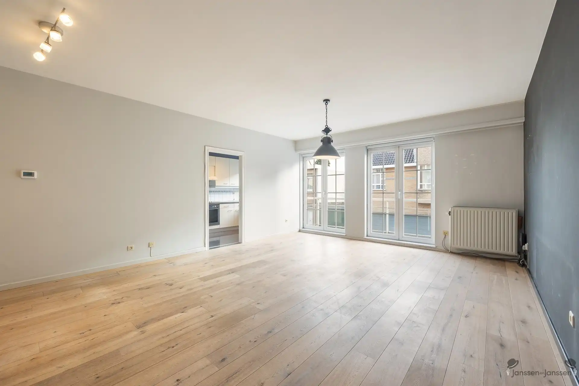 Ruim en licht appartement in centrum van Schoten foto 7