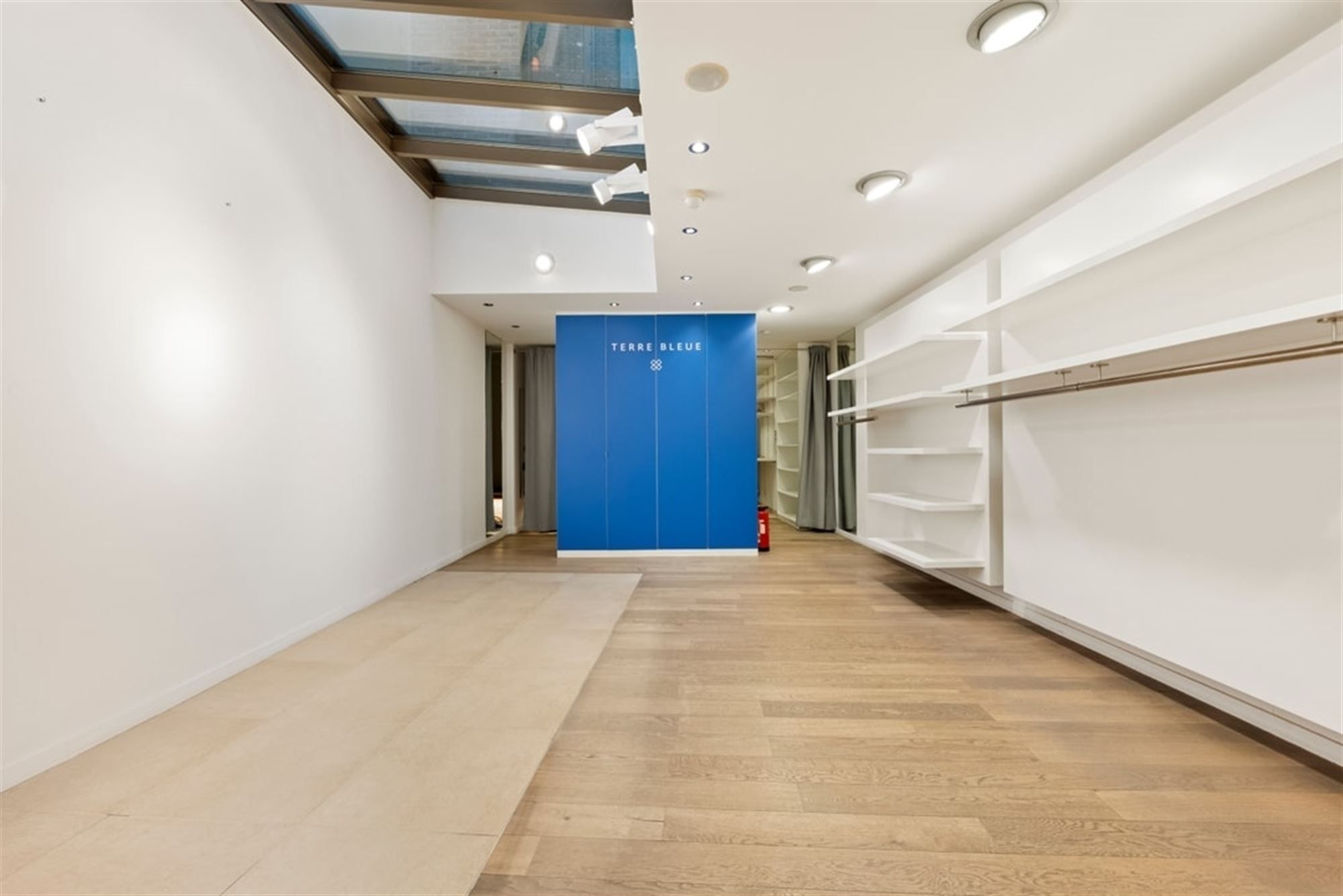 HANDELSRUIMTE TE HUUR MIDDEN IN HET STADSCENTRUM VAN SINT-TRUIDEN  foto 12