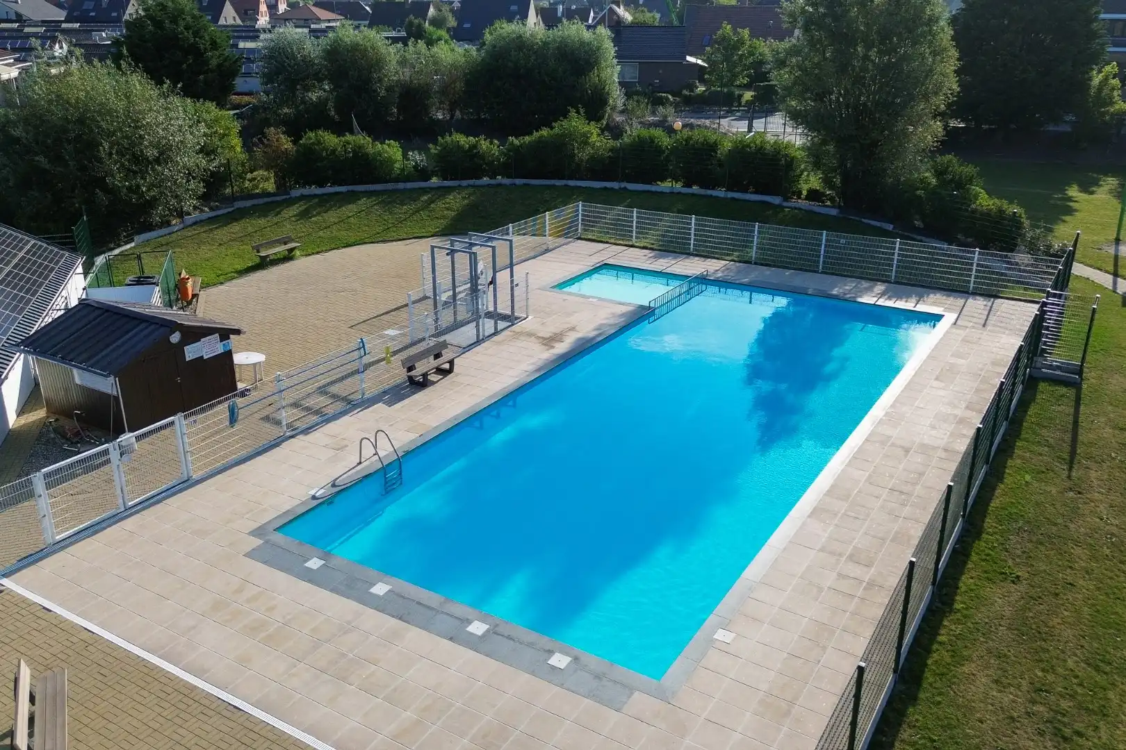 Instapklare vakantiewoning met zonnige tuin en 2 slaapkamers foto 8